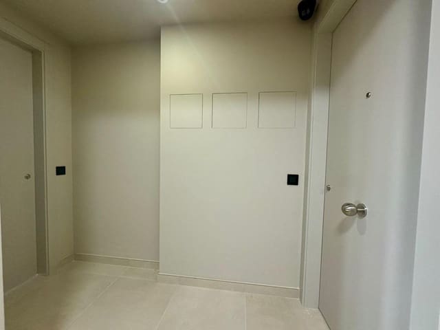 Local Commercial de 22 chambres à louer à Santa Coloma de Gramenet - 22 500 € (Ref: 9270090)