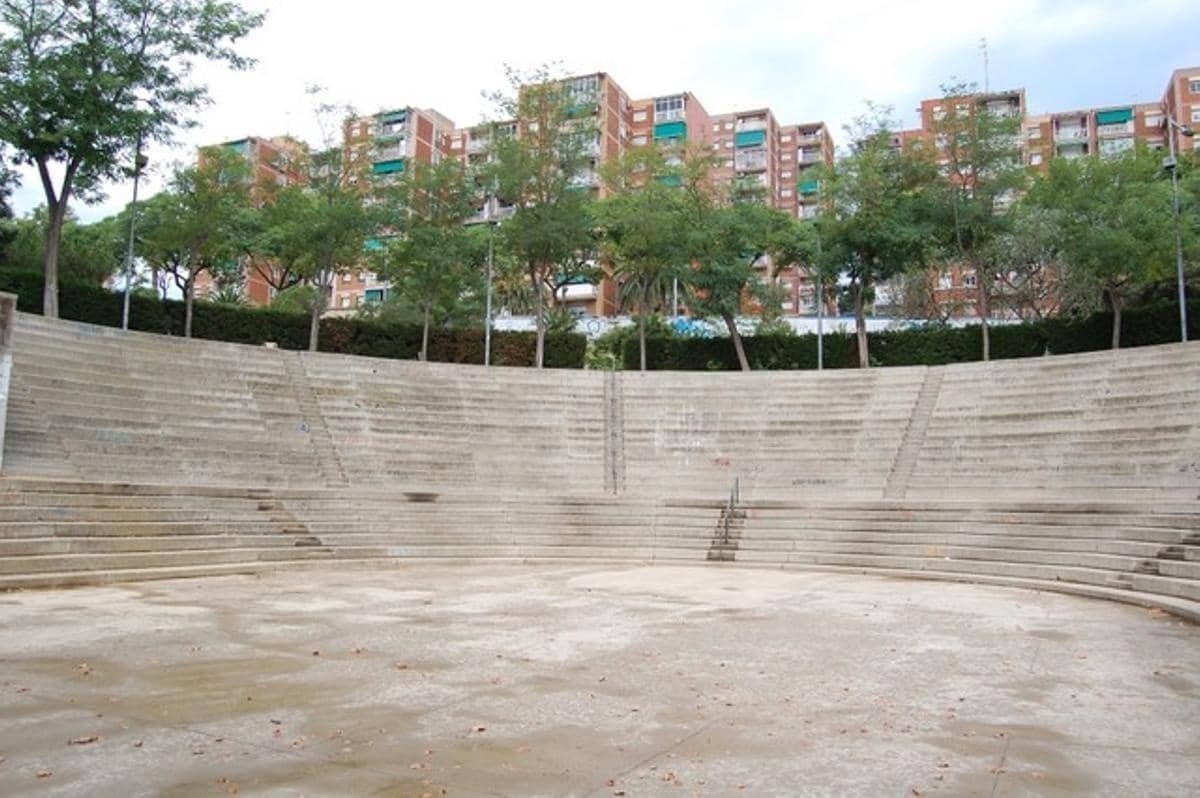 2 bedroom Flat for sale in Badalona - € 160,000 (Ref: 9270100)