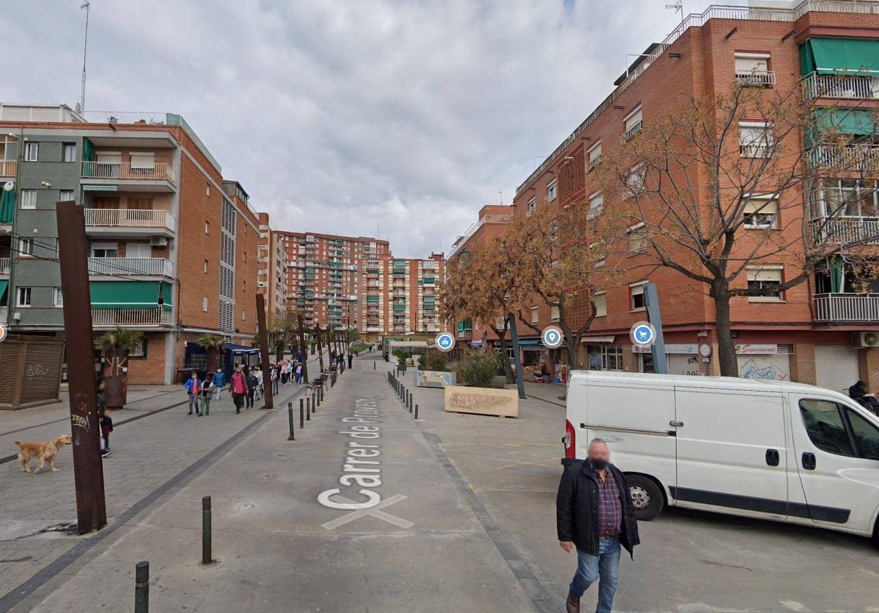 2 bedroom Flat for sale in Badalona - € 160,000 (Ref: 9270100)