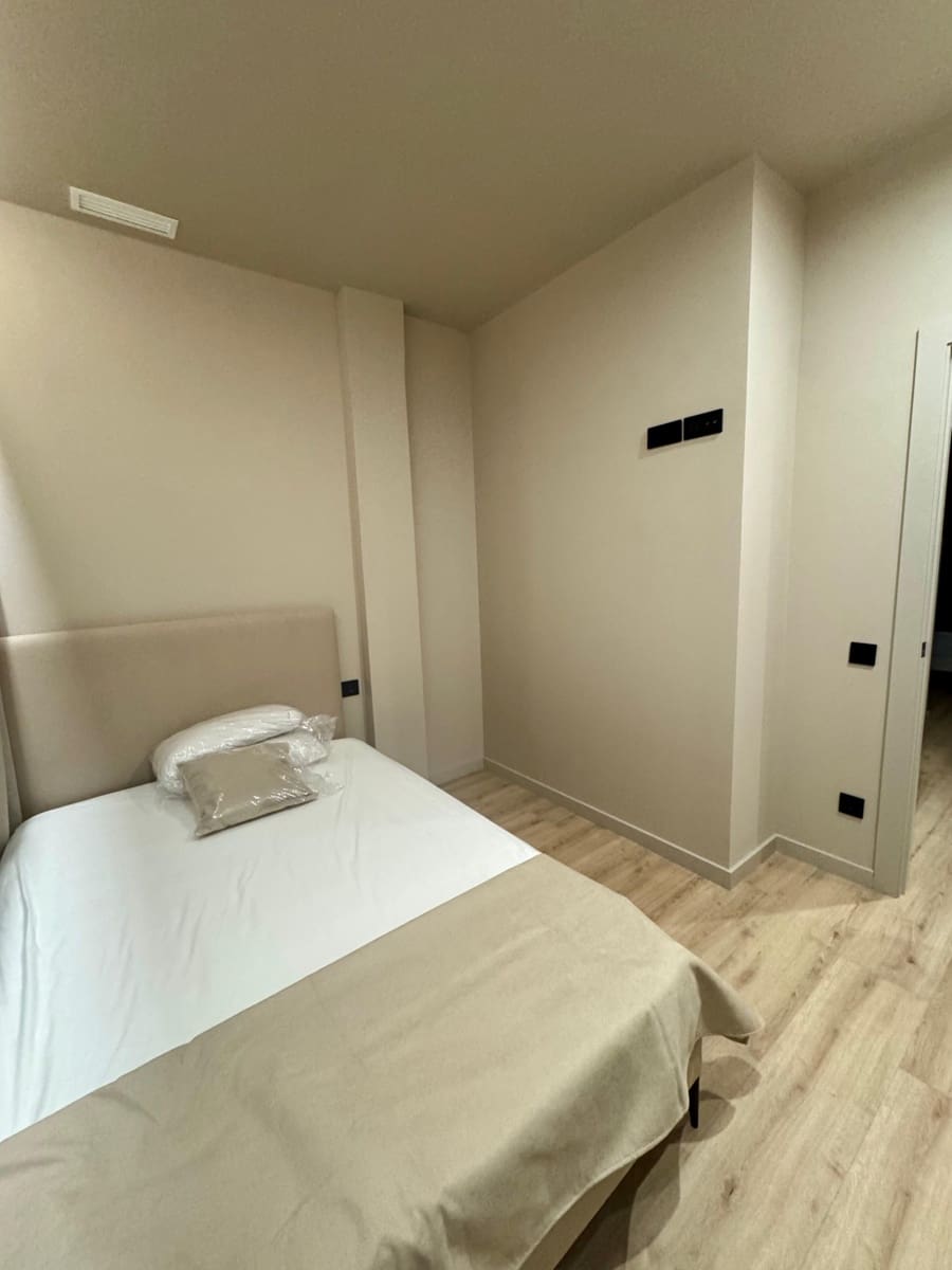3 sovrum Lägenhet att hyra i Santa Coloma de Gramenet - 2 580 € (Ref: 9270103)