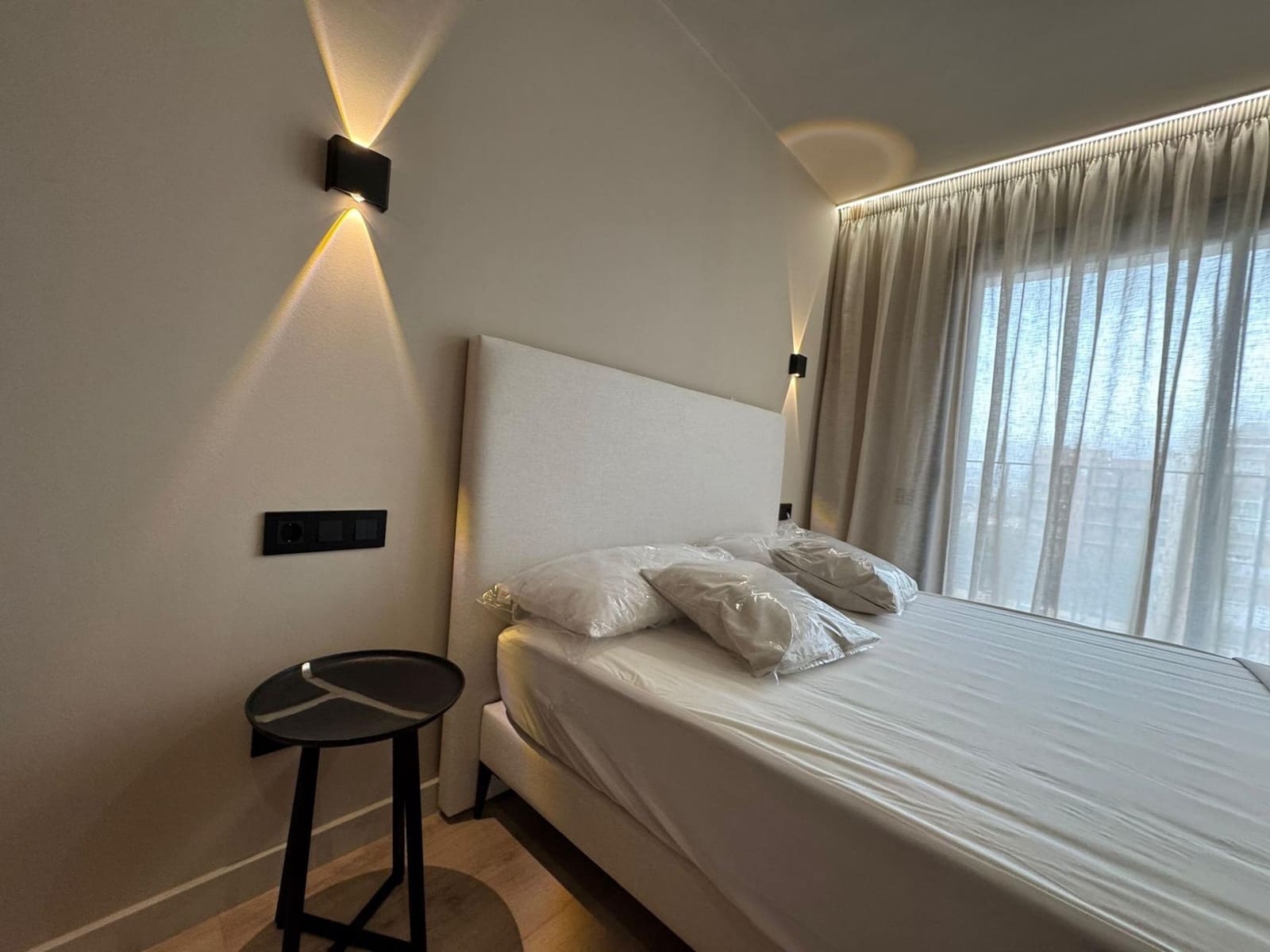 2 slaapkamer Penthouse te huur in Santa Coloma de Gramenet - € 1.800 (Ref: 9270105)