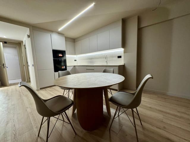 2 soveværelse Penthouse til leje i Santa Coloma de Gramenet - € 1.800 (Ref: 9270105)