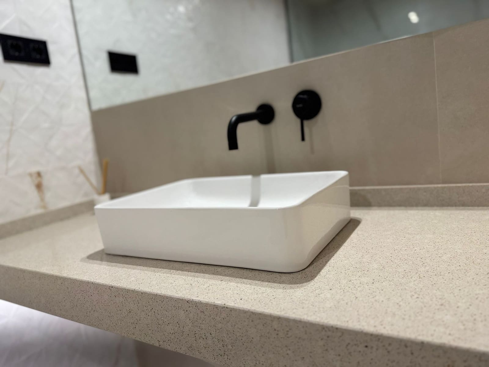 2 soveværelse Penthouse til leje i Santa Coloma de Gramenet - € 1.800 (Ref: 9270105)