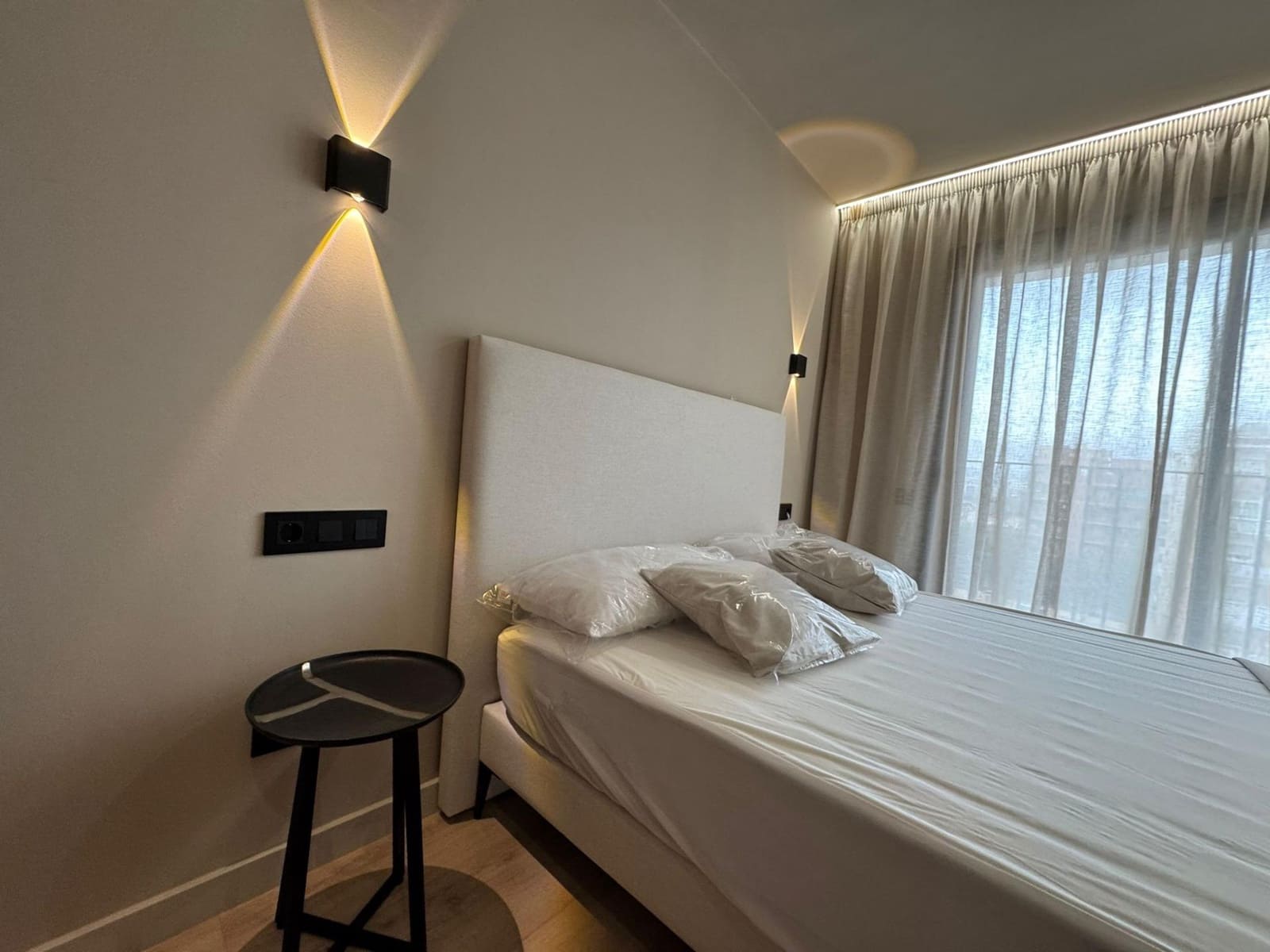 2 soveværelse Penthouse til leje i Santa Coloma de Gramenet - € 1.800 (Ref: 9270105)