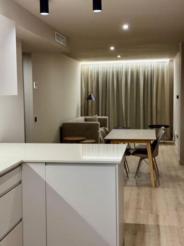 2 soveværelse Penthouse til leje i Santa Coloma de Gramenet - € 1.990 (Ref: 9270105)