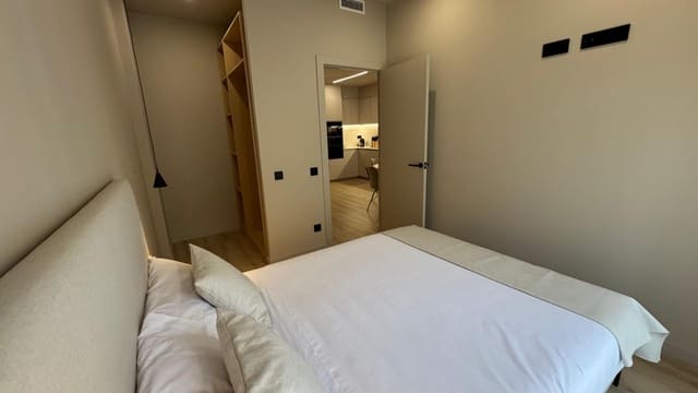 1 soveværelse Penthouse til leje i Santa Coloma de Gramenet - € 1.900 (Ref: 9270106)