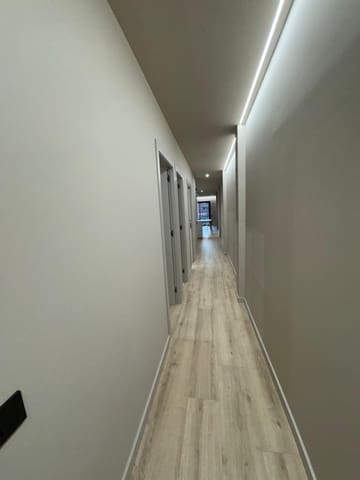 3 quarto Apartamento para arrendar em Santa Coloma de Gramenet - 2 130 € (Ref: 9270107)