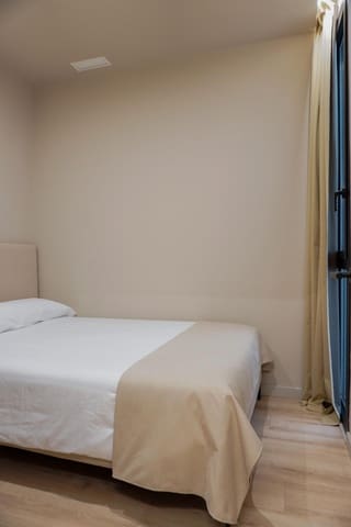 3 slaapkamer Flat te huur in Santa Coloma de Gramenet - € 2.580 (Ref: 9270108)