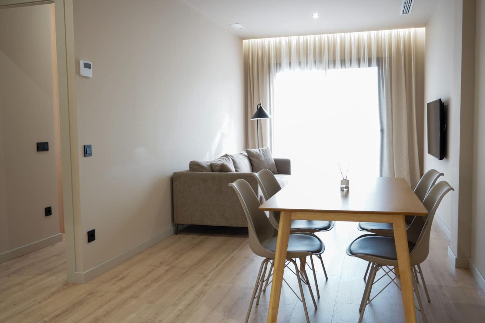3 bedroom Flat for rent in Santa Coloma de Gramenet - € 2,580 (Ref: 9270108)
