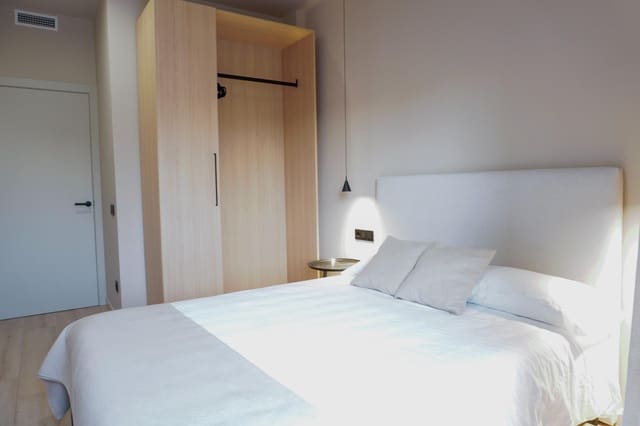 3 slaapkamer Flat te huur in Santa Coloma de Gramenet - € 2.580 (Ref: 9270108)