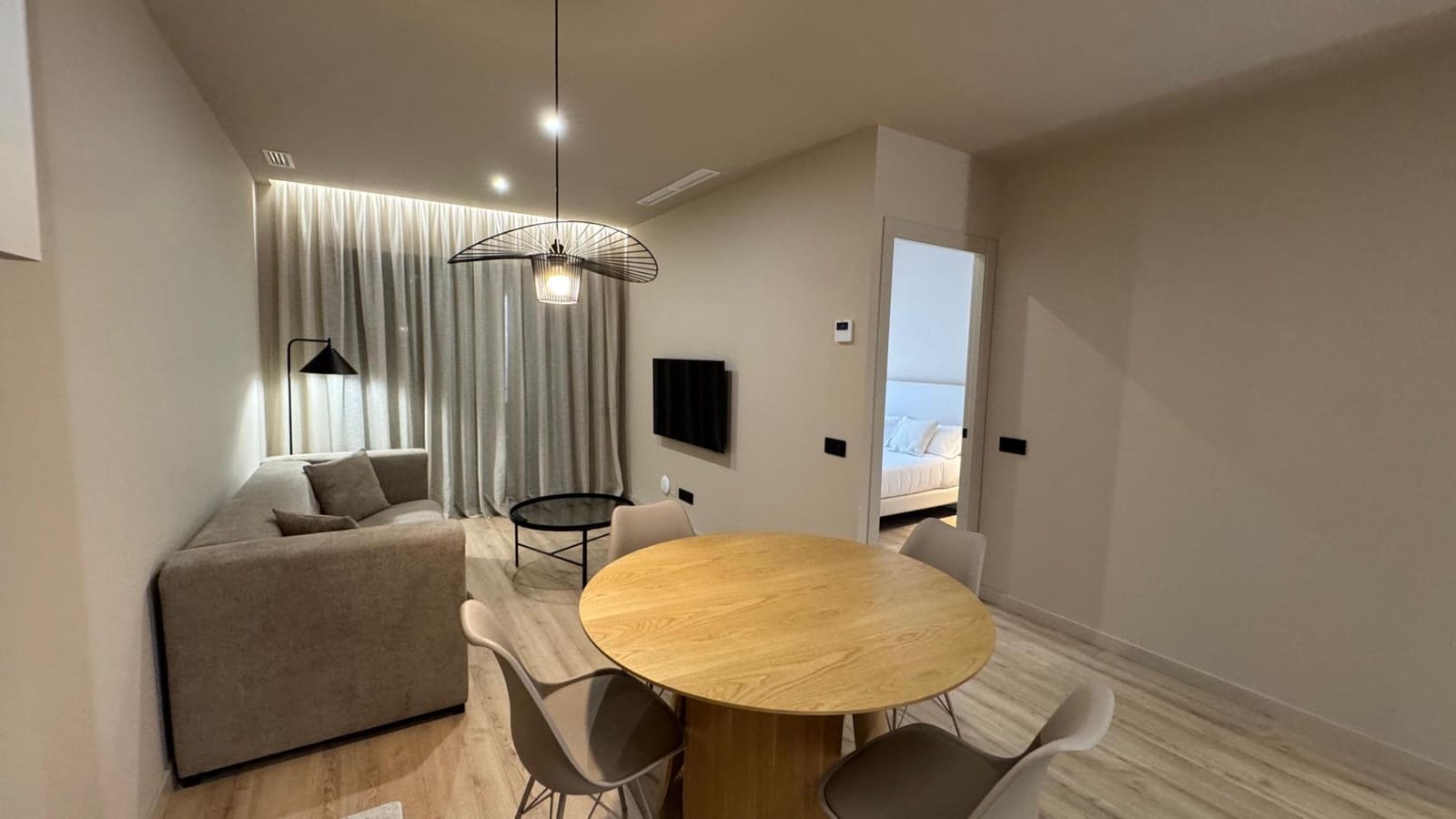 1 quarto Apartamento para arrendar em Santa Coloma de Gramenet - 1 420 € (Ref: 9270109)