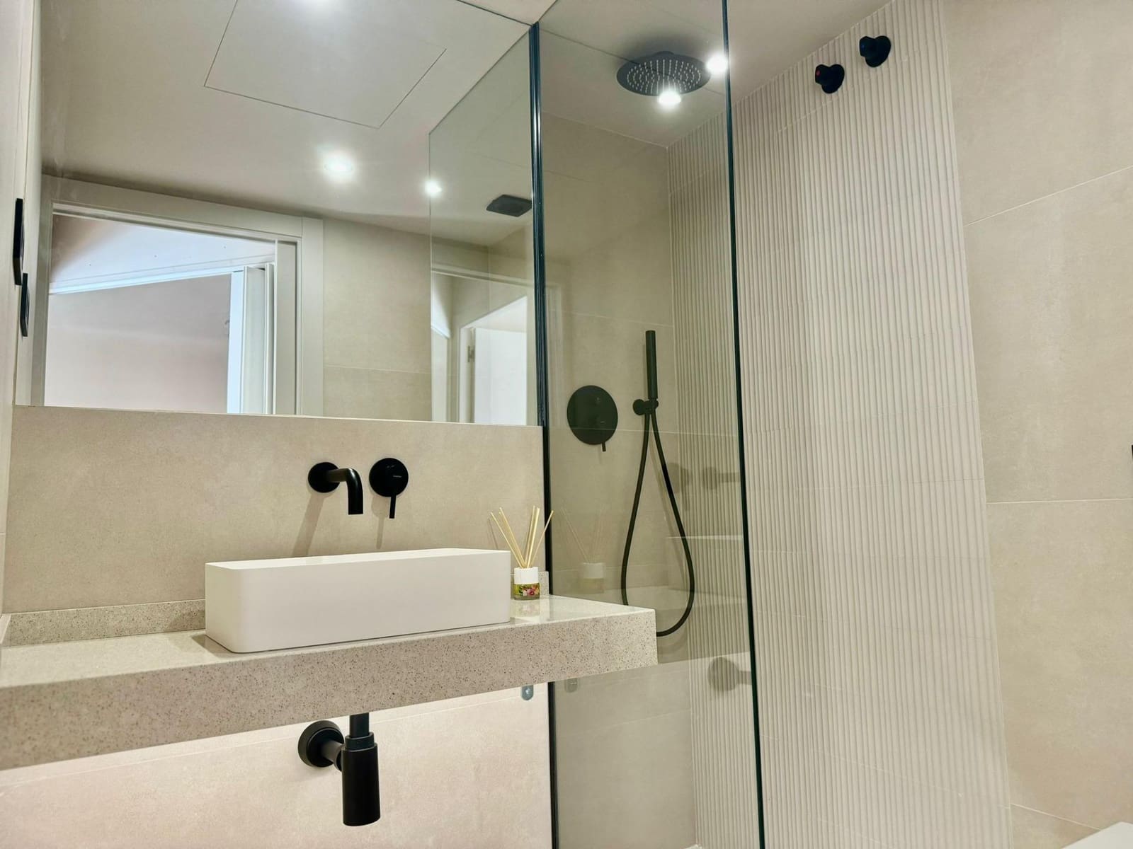 1 quarto Apartamento para arrendar em Santa Coloma de Gramenet - 1 420 € (Ref: 9270109)