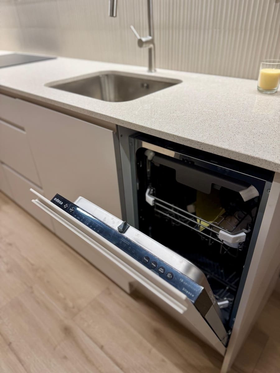 1 slaapkamer Flat te huur in Santa Coloma de Gramenet - € 1.420 (Ref: 9270109)