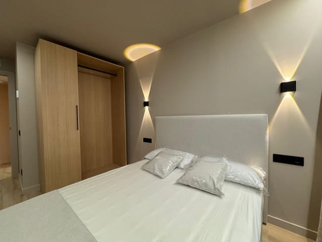 2 slaapkamer Appartement te huur in Santa Coloma de Gramenet - € 2.100 (Ref: 9270111)