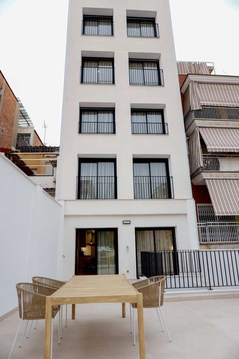 2 soveværelse Lejlighed til leje i Santa Coloma de Gramenet - € 2.100 (Ref: 9270111)