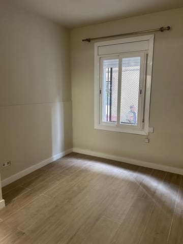1 soveværelse Lejlighed til salg i Sants, Barcelona by - € 150.000 (Ref: 9270112)