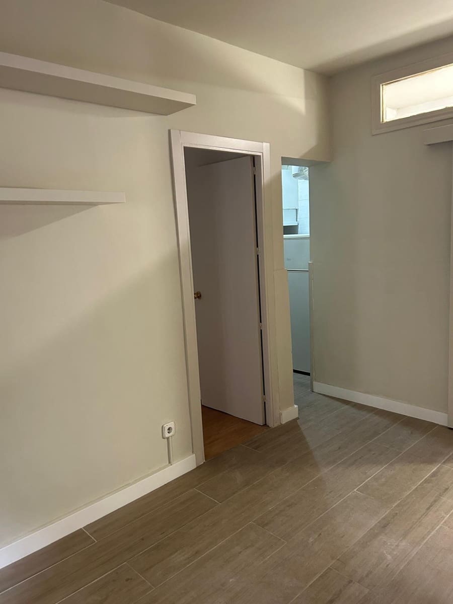 1 bedroom Flat for sale in Barcelona city - € 150,000 (Ref: 9270112)