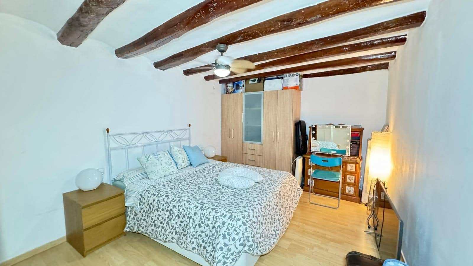 3 bedroom Apartment for sale in Barcelona city - € 365,000 (Ref: 9270117)