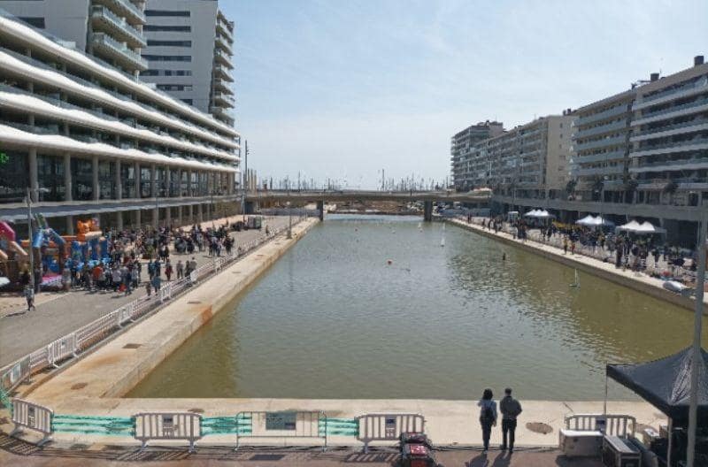 7 bedroom Commercial for sale in Badalona - € 1,015,000 (Ref: 9270119)