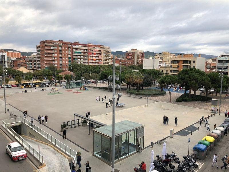 7 bedroom Commercial for sale in Badalona - € 1,015,000 (Ref: 9270119)