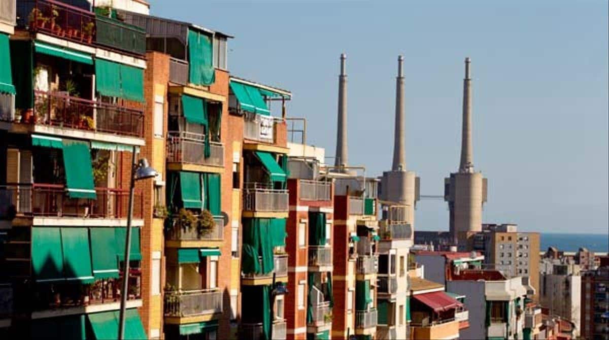 7 bedroom Commercial for sale in Badalona - € 1,015,000 (Ref: 9270119)