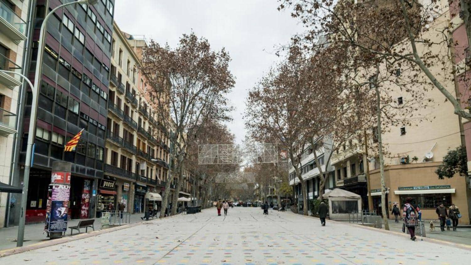 Commercial for sale in Barcelona city - € 840,000 (Ref: 9270121)