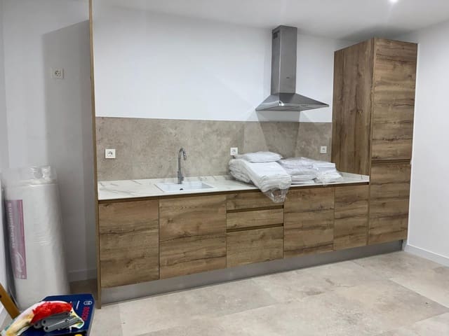 Pensión/Hostal de 9 habitaciones en Badalona en venta - 1.750.000 € (Ref: 9270126)