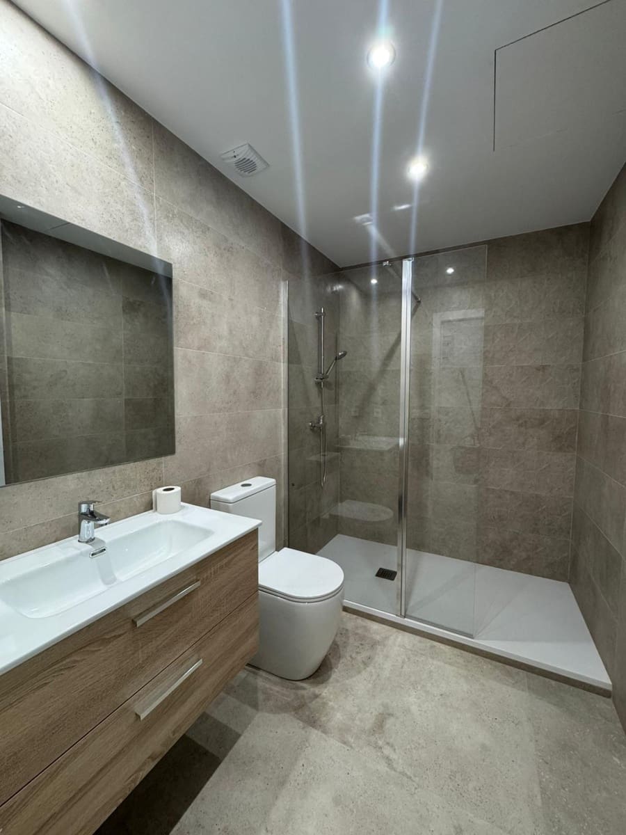 9 chambre Hôtel à vendre à Badalona - 1 950 000 € (Ref: 9270126)