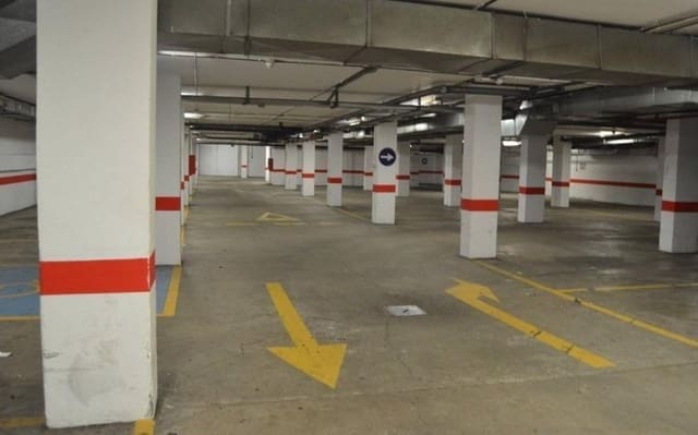 Commercieel te koop in Las Palmas de Gran Canaria met garage - € 3.200.000 (Ref: 9270127)