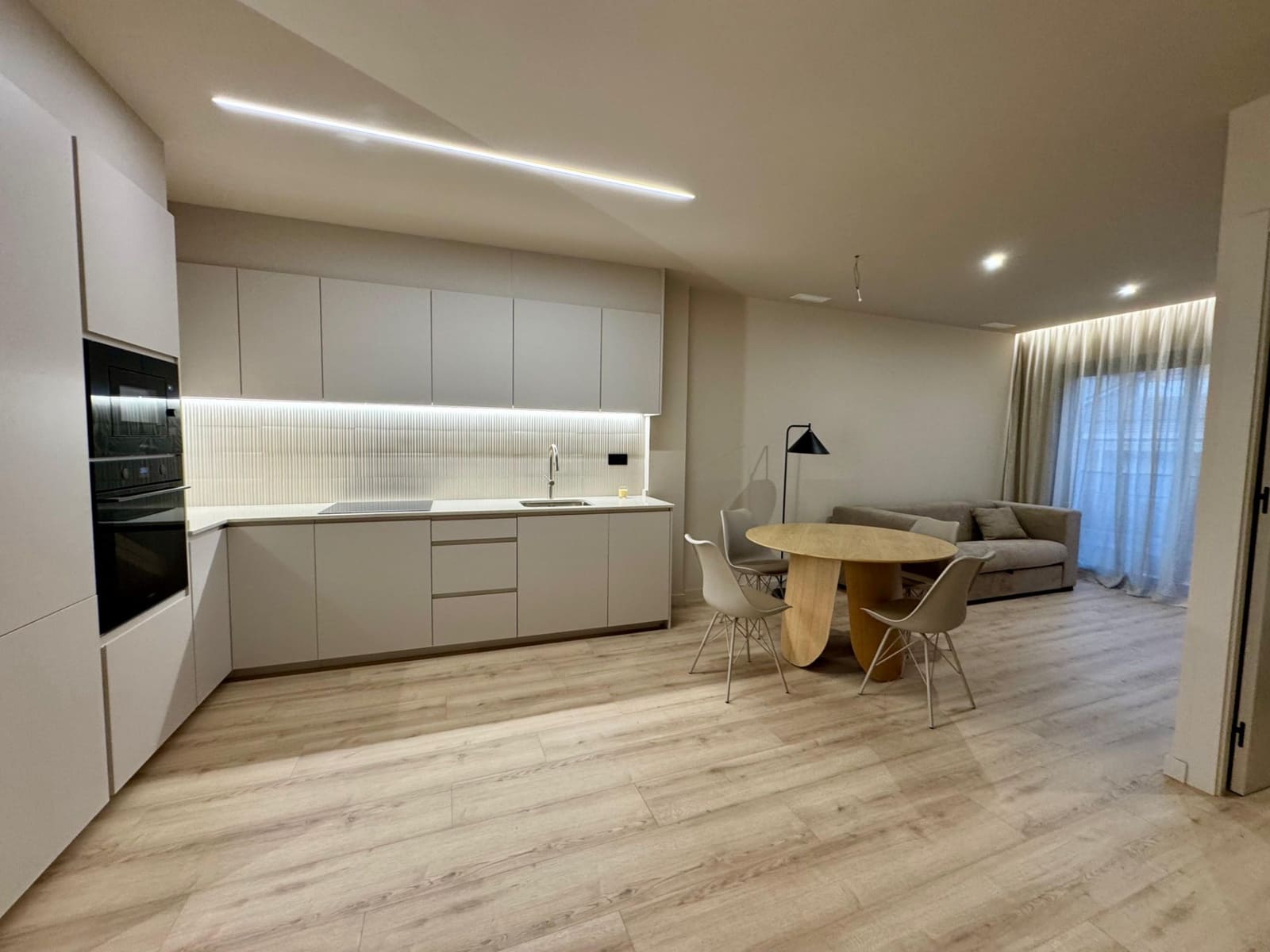 1 soverom Leilighet til leie i Sant Adria de Besos - € 1 690 (Ref: 9270133)