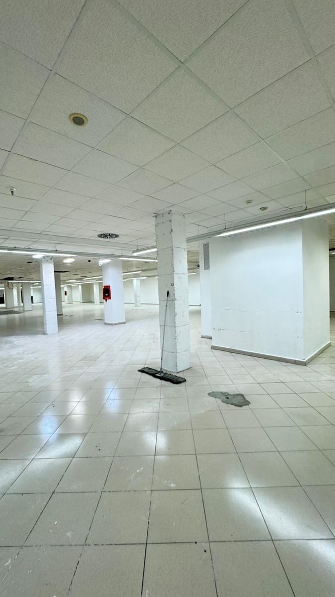 Local Comercial en Vilanova i la Geltrú en alquiler - 15.000 € (Ref: 9270135)