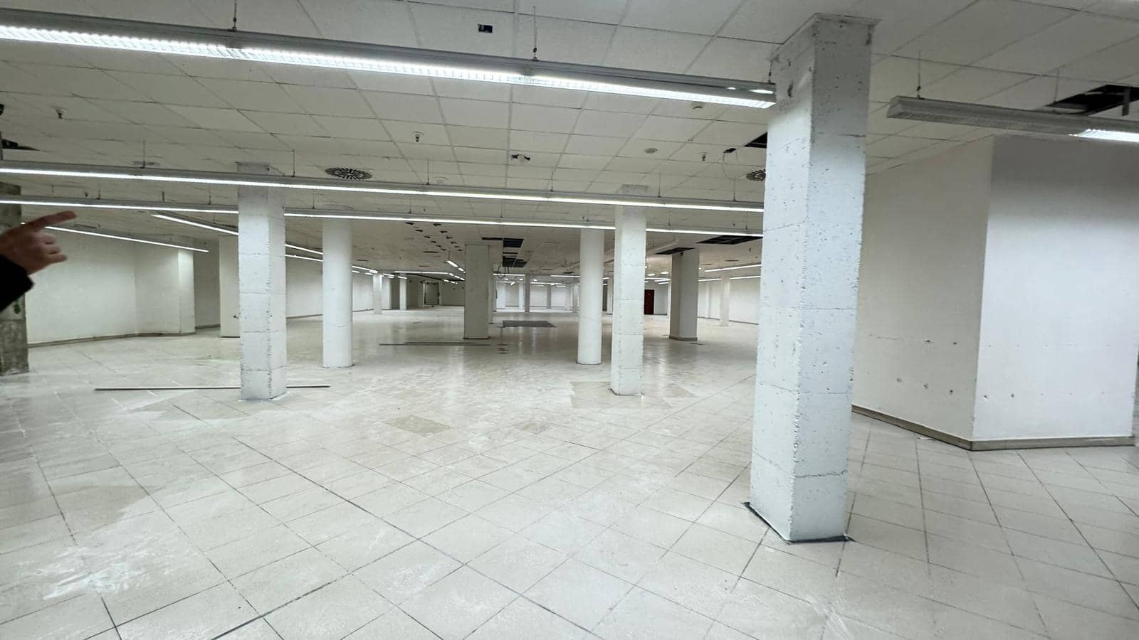 Local Comercial en Vilanova i la Geltrú en alquiler - 15.000 € (Ref: 9270135)