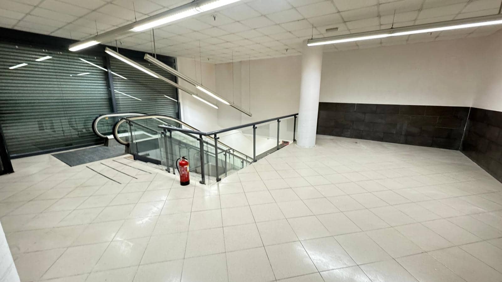 Local Comercial en Vilanova i la Geltrú en alquiler - 15.000 € (Ref: 9270135)