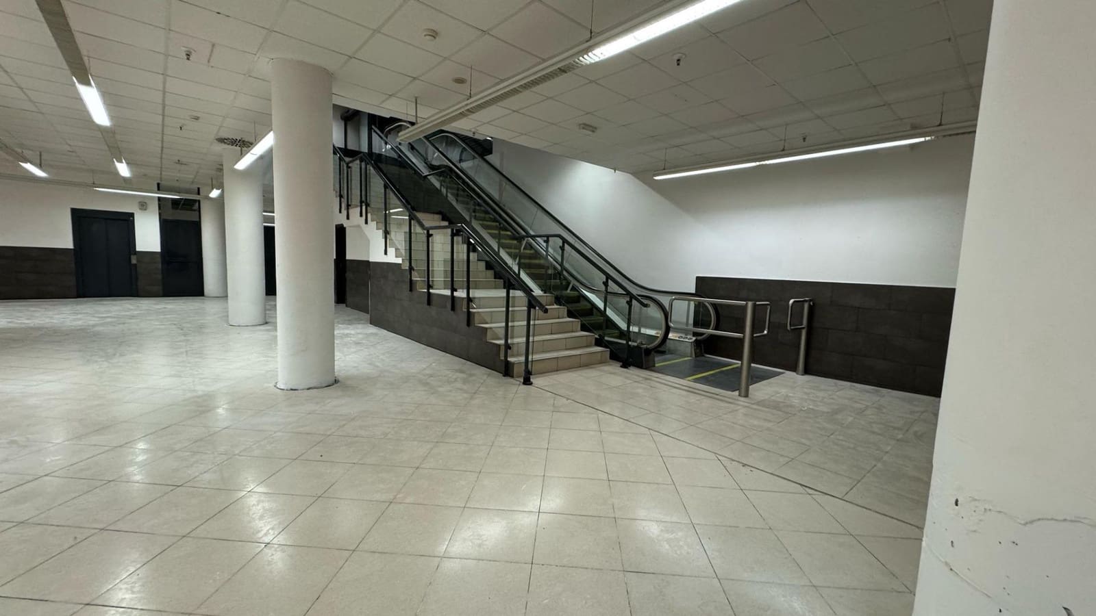 Local Comercial en Vilanova i la Geltrú en alquiler - 15.000 € (Ref: 9270135)