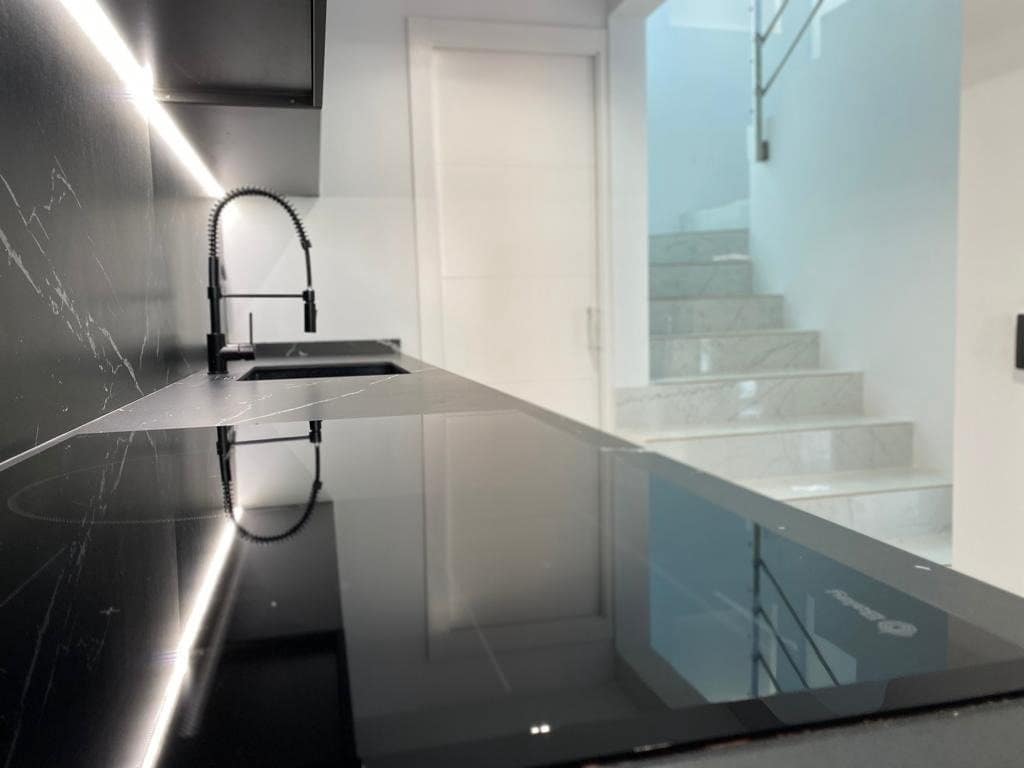 4 makuuhuone Omakotitalo myytävänä paikassa Sant Just Desvern mukana 
autotalli - 1 170 000 € (Ref: 9270138)