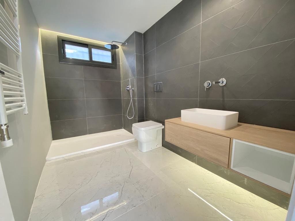 4 bedroom Townhouse for sale in Sant Just Desvern with garage - € 1,170,000 (Ref: 9270138)