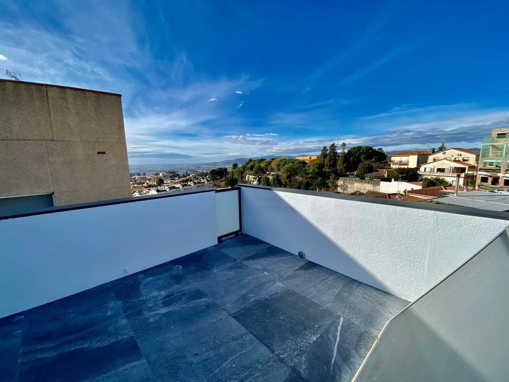 4 bedroom Townhouse for sale in Sant Just Desvern with garage - € 1,170,000 (Ref: 9270138)