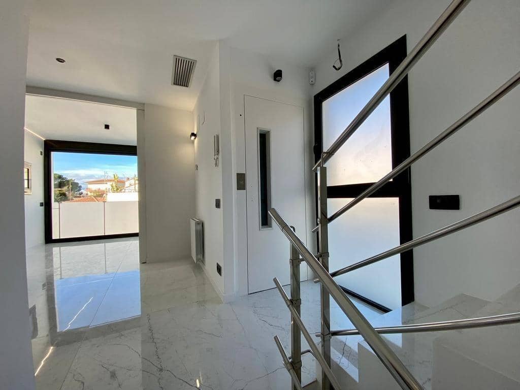4 chambre Maison de Ville à vendre à Sant Just Desvern avec garage - 1 170 000 € (Ref: 9270138)