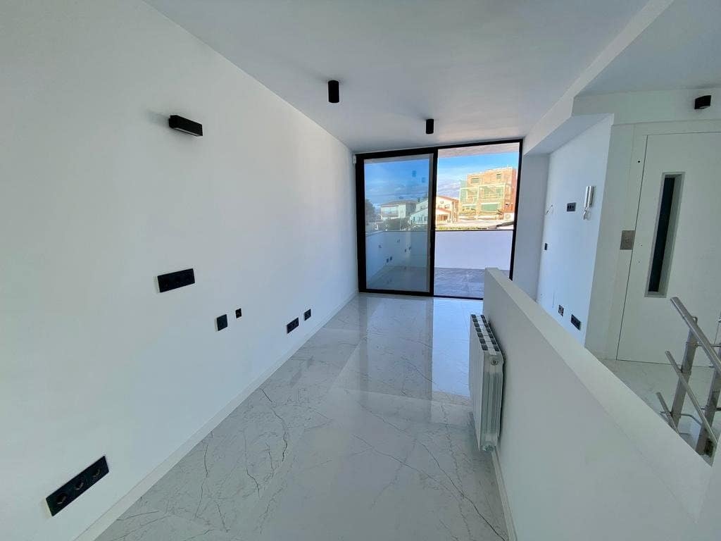 4 chambre Maison de Ville à vendre à Sant Just Desvern avec garage - 1 170 000 € (Ref: 9270138)