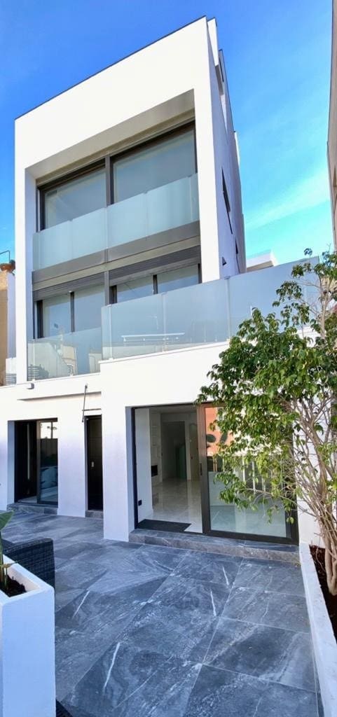 4 chambre Maison de Ville à vendre à Sant Just Desvern avec garage - 1 170 000 € (Ref: 9270138)