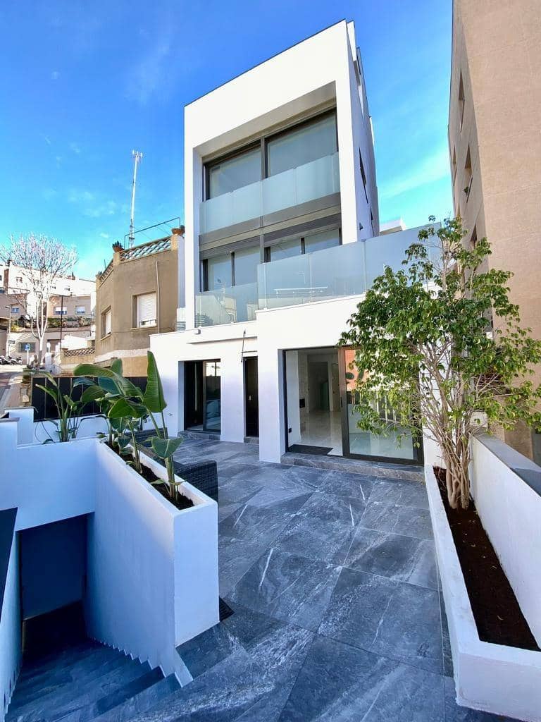 4 chambre Maison de Ville à vendre à Sant Just Desvern avec garage - 1 170 000 € (Ref: 9270138)