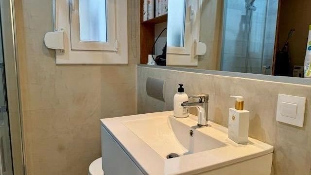 3 soveværelse Lejlighed til salg i La Vila de Gràcia, Barcelona by - € 550.000 (Ref: 9270152)