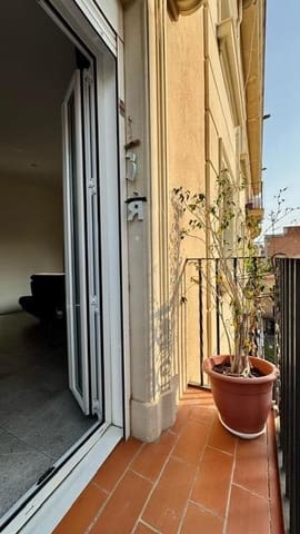 3 slaapkamer Flat te koop in La Vila de Gràcia, Barcelona stad - € 550.000 (Ref: 9270152)