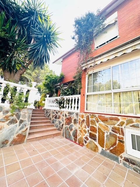 4 chambre Villa/Maison à vendre à Castellbisbal avec piscine garage - 650 000 € (Ref: 9270155)