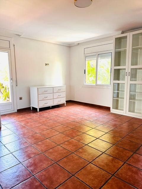 4 chambre Villa/Maison à vendre à Castellbisbal avec piscine garage - 650 000 € (Ref: 9270155)