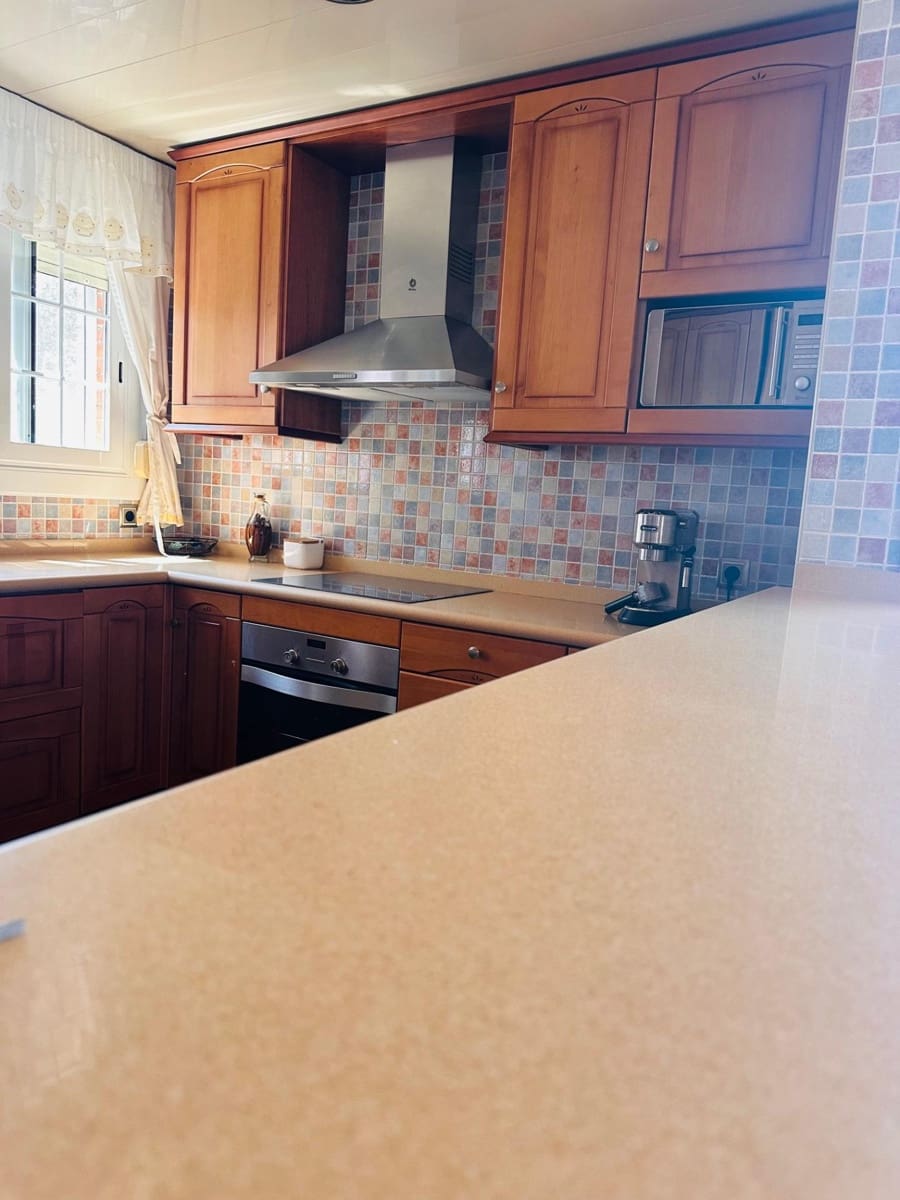 4 chambre Villa/Maison à vendre à Castellbisbal avec piscine garage - 650 000 € (Ref: 9270155)