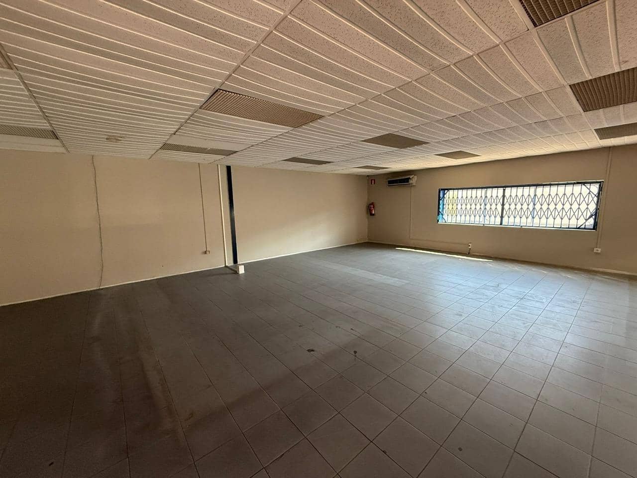 Business for sale in Sant Andreu de la Barca - € 1,500,000 (Ref: 9270157)