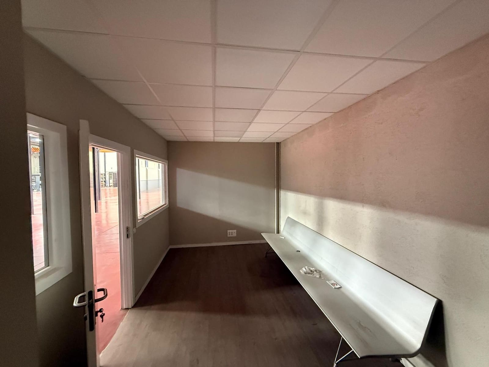 Business for sale in Sant Andreu de la Barca - € 1,500,000 (Ref: 9270157)