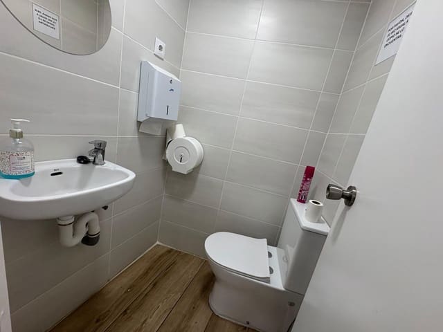 1 soveværelse Erhverv til salg i Sant Adrià de Besòs - € 149.000 (Ref: 9270158)