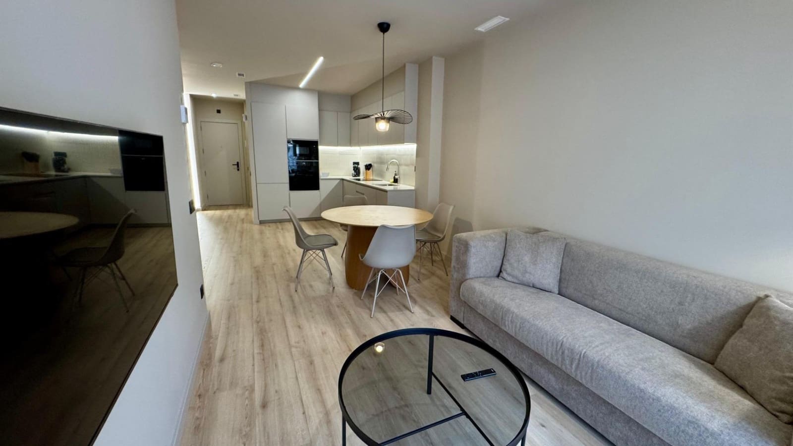 1 soverom Leilighet til leie i Barcelona by - € 1 690 (Ref: 9270165)